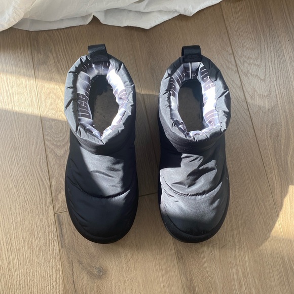 UGG Classic Maxi Mini Boot - Picture 3 of 7